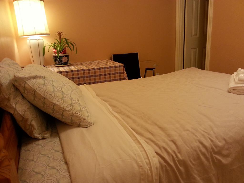 Maria'S Homestay Thornhill Chambre photo