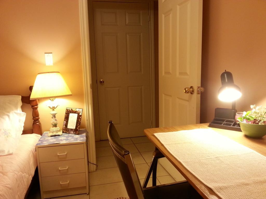 Maria'S Homestay Thornhill Chambre photo