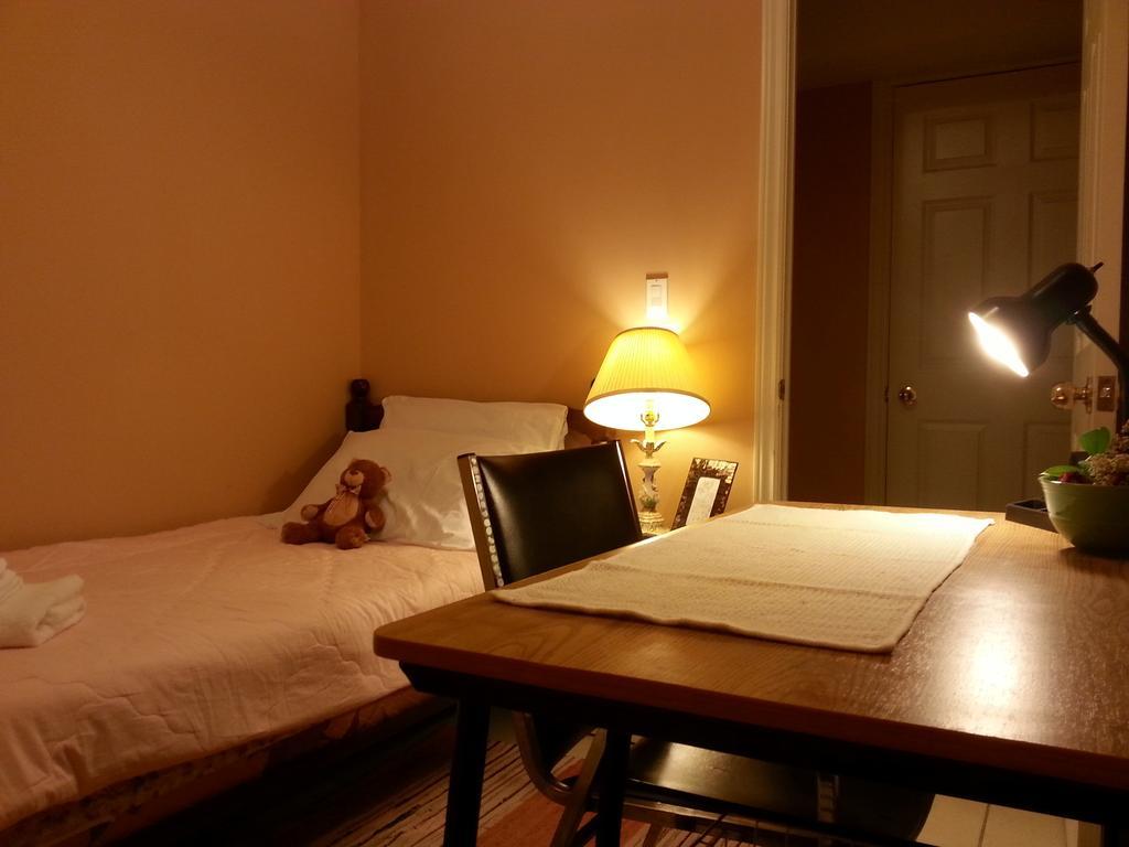 Maria'S Homestay Thornhill Chambre photo