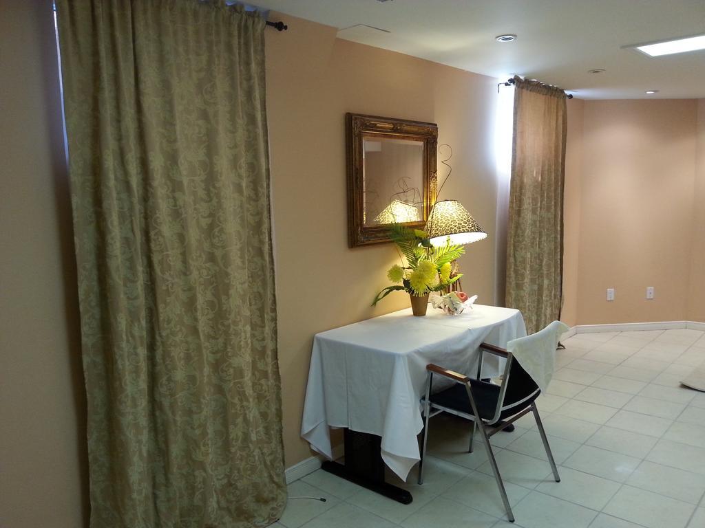 Maria'S Homestay Thornhill Extérieur photo